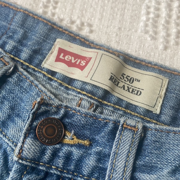 Levi Strauss & Co 550 Jeans - Picture 4 of 5